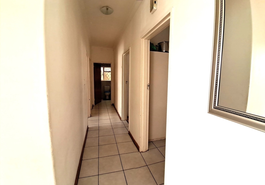 3 Bedroom Property for Sale in Louwville Western Cape